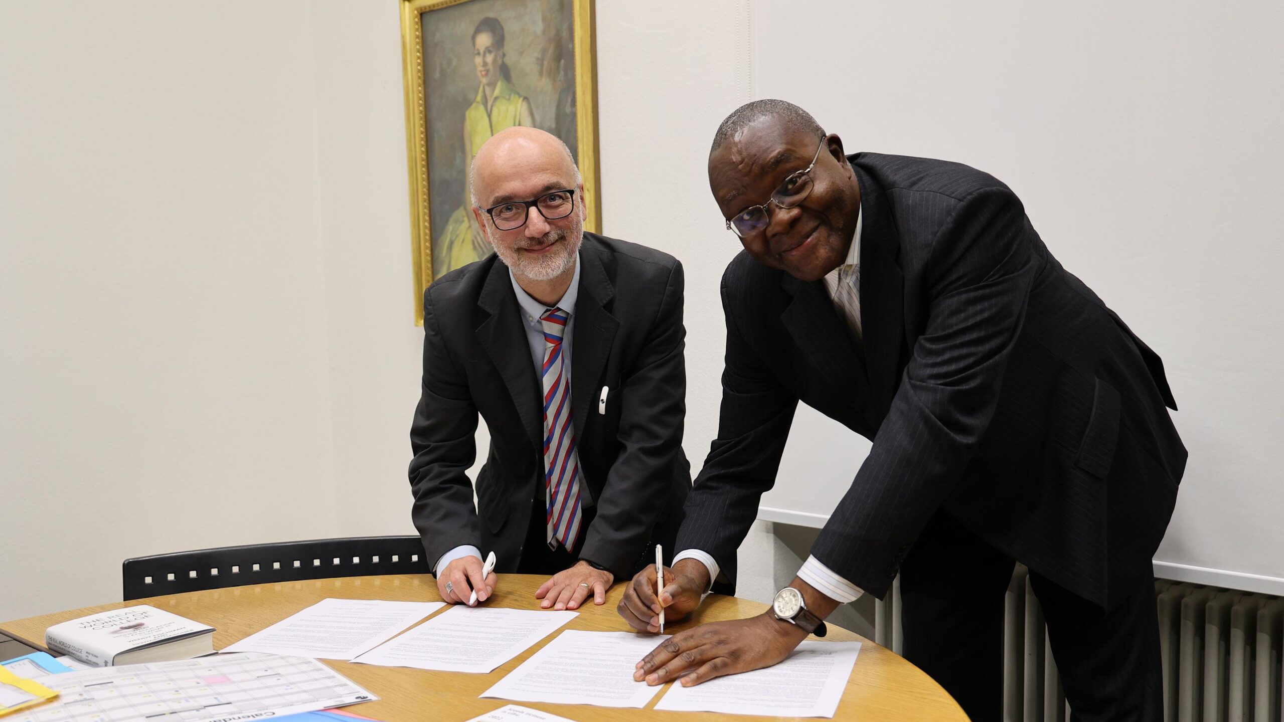 L’Université Joseph Kasa-Vubu  signe un accord historique avec l’Università della Svizzera italiana pour la recherche en sciences biomédicales