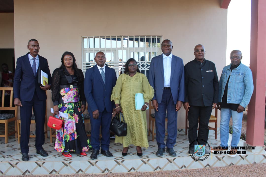 Remise et reprise entre les comités de gestion entrant et sortant à l’UKV.